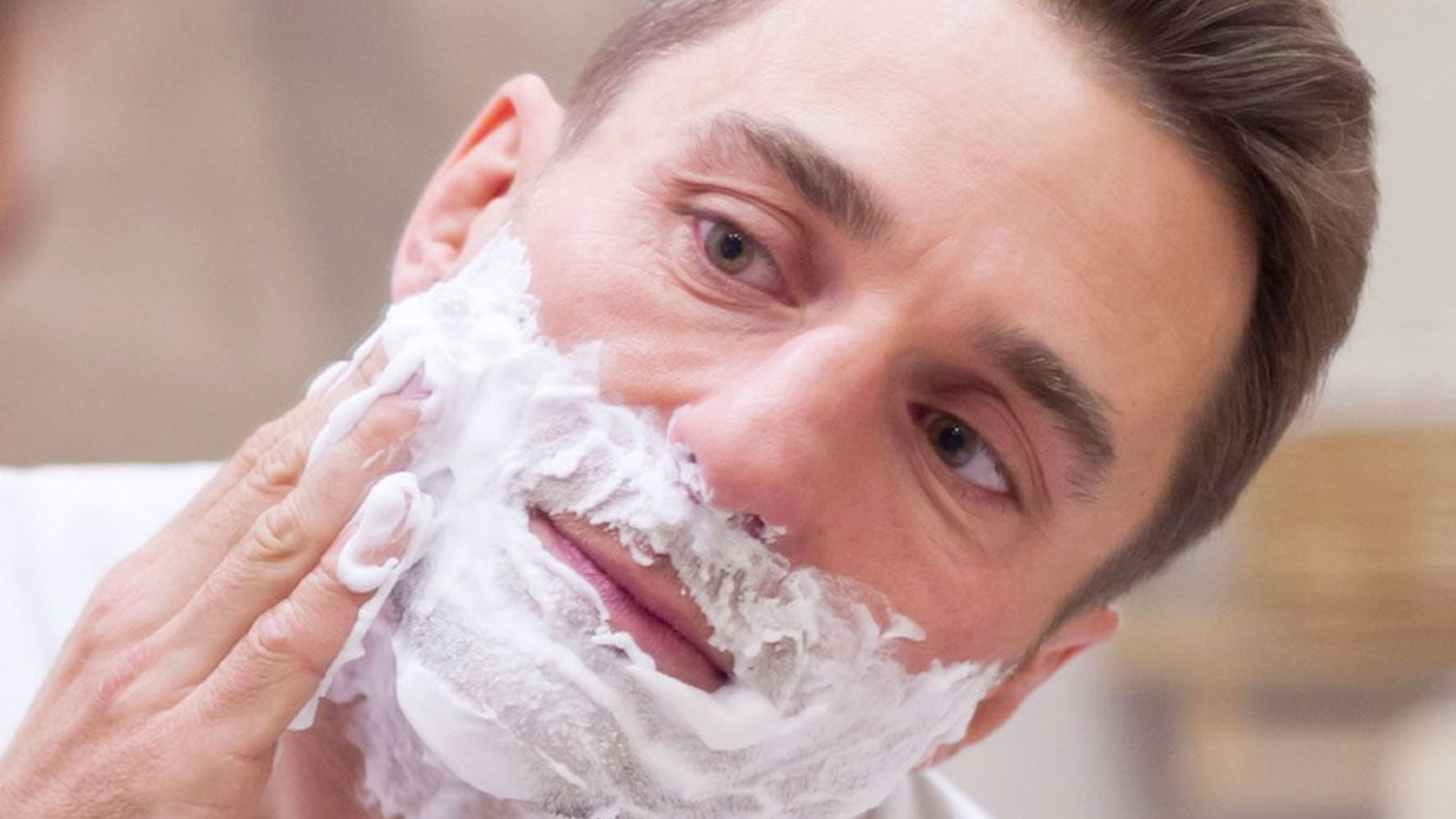 routine-uomo-disarrossante-rasatura